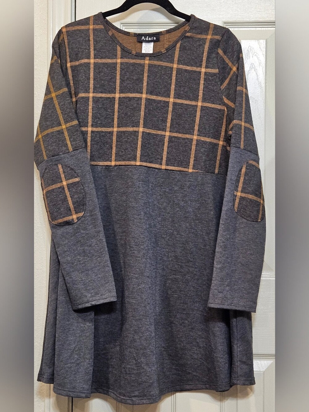Women's Charcoal and Tan Windowpane Tunic Top